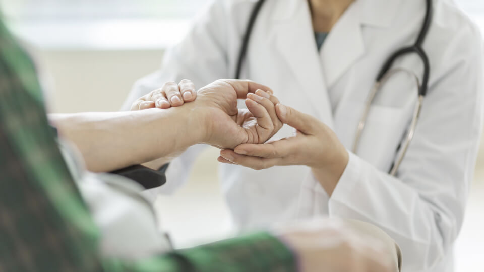 ประกันเดินทางต่างประเทศ คุ้มครองนักท่องเมื่อเจ็บป่วย​